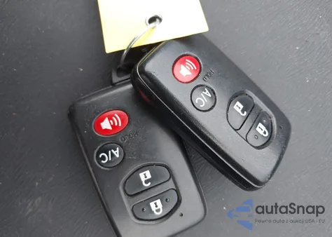 2013 Toyota Prius Three z USA, uszkodzony, nr VIN JTDKN3DU7D5638151